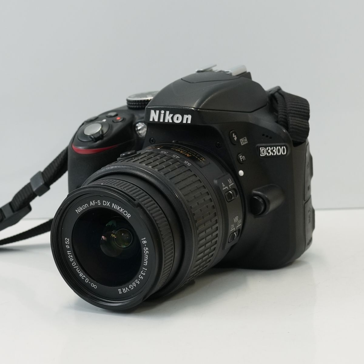 Nikon D3300＋AF-S DX NIKKOR 18-55mm f/3.5-5.6G VR II USED超美品 