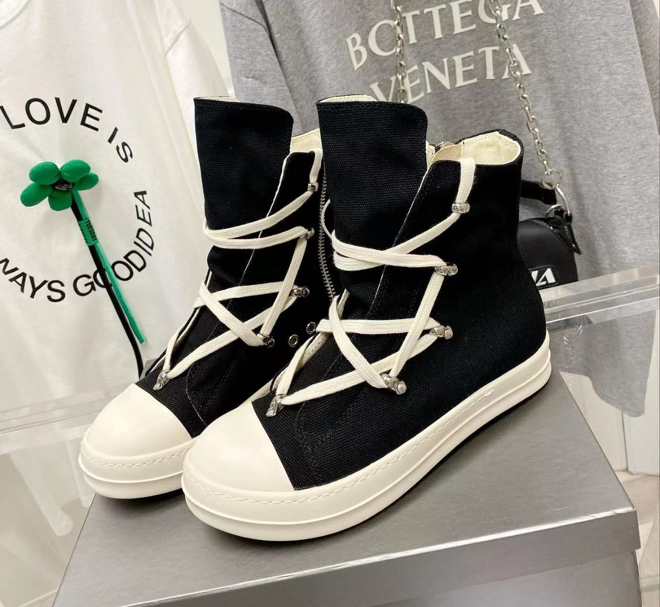 RICK OWENS ブラック ハイカットスニーカー