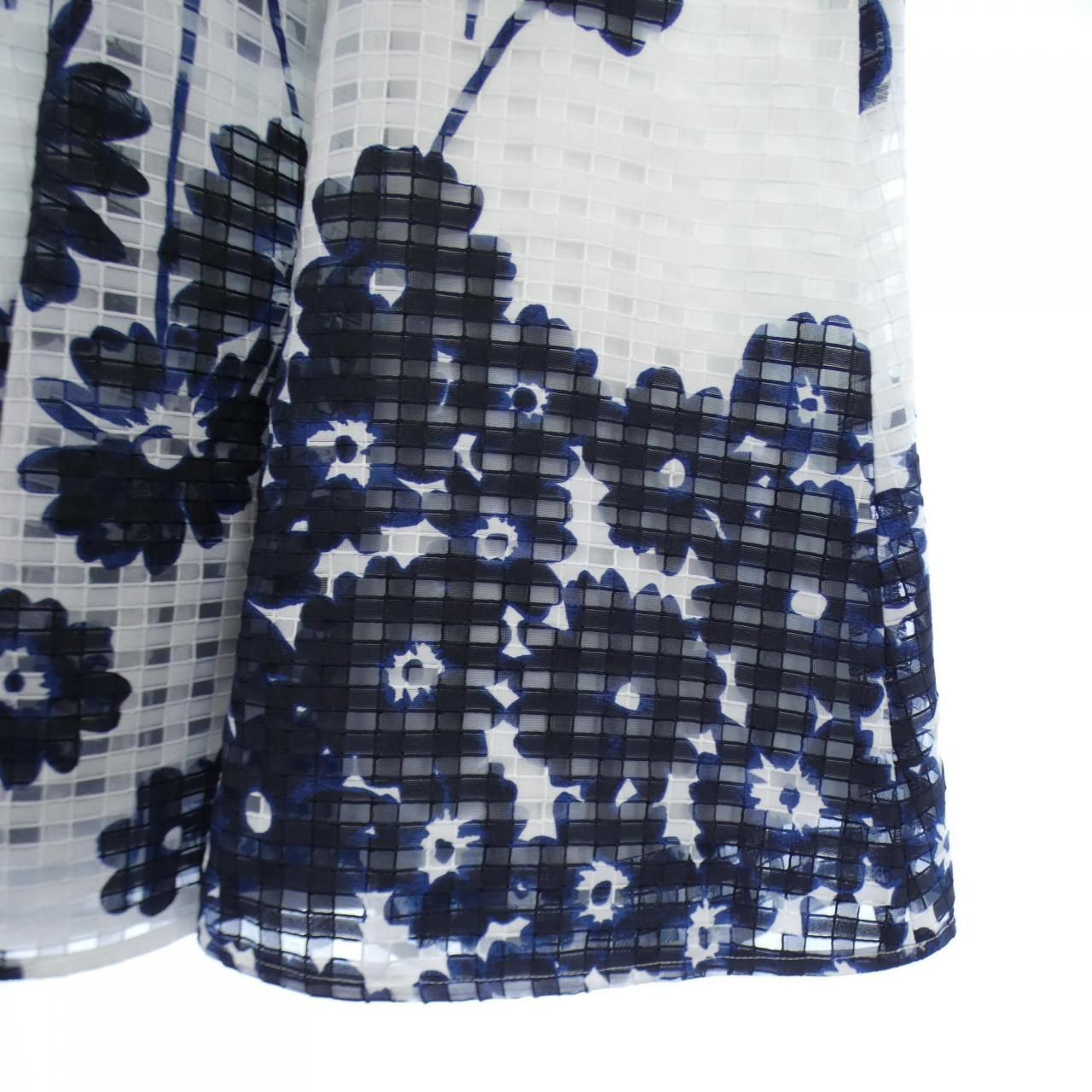BE CHIC