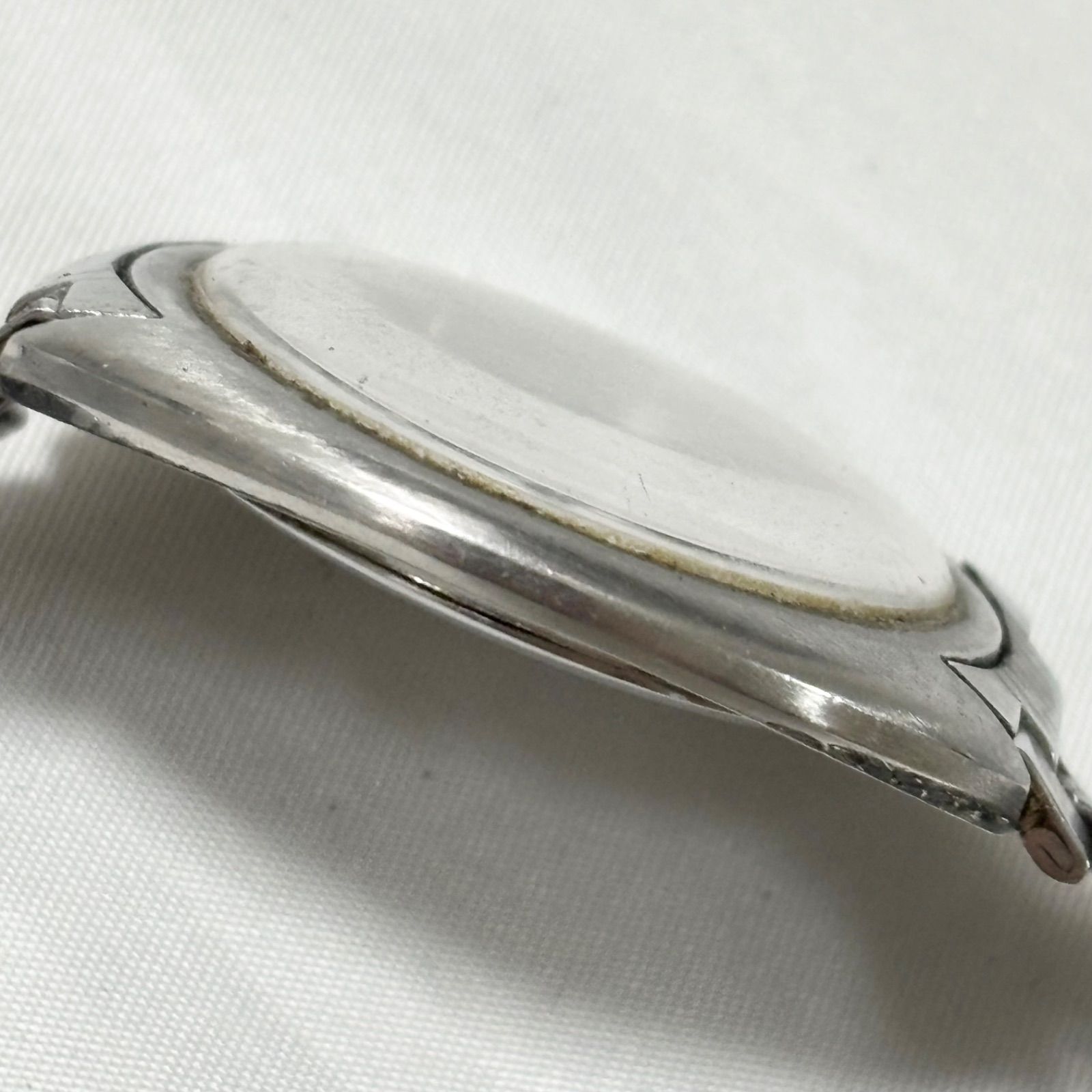 UNIVERSAL GENEVE|ユニバーサルジュネーブ|ホワイトシャドウ|自動巻き腕時計|ホワイト×シルバー|動作品|稼働品|