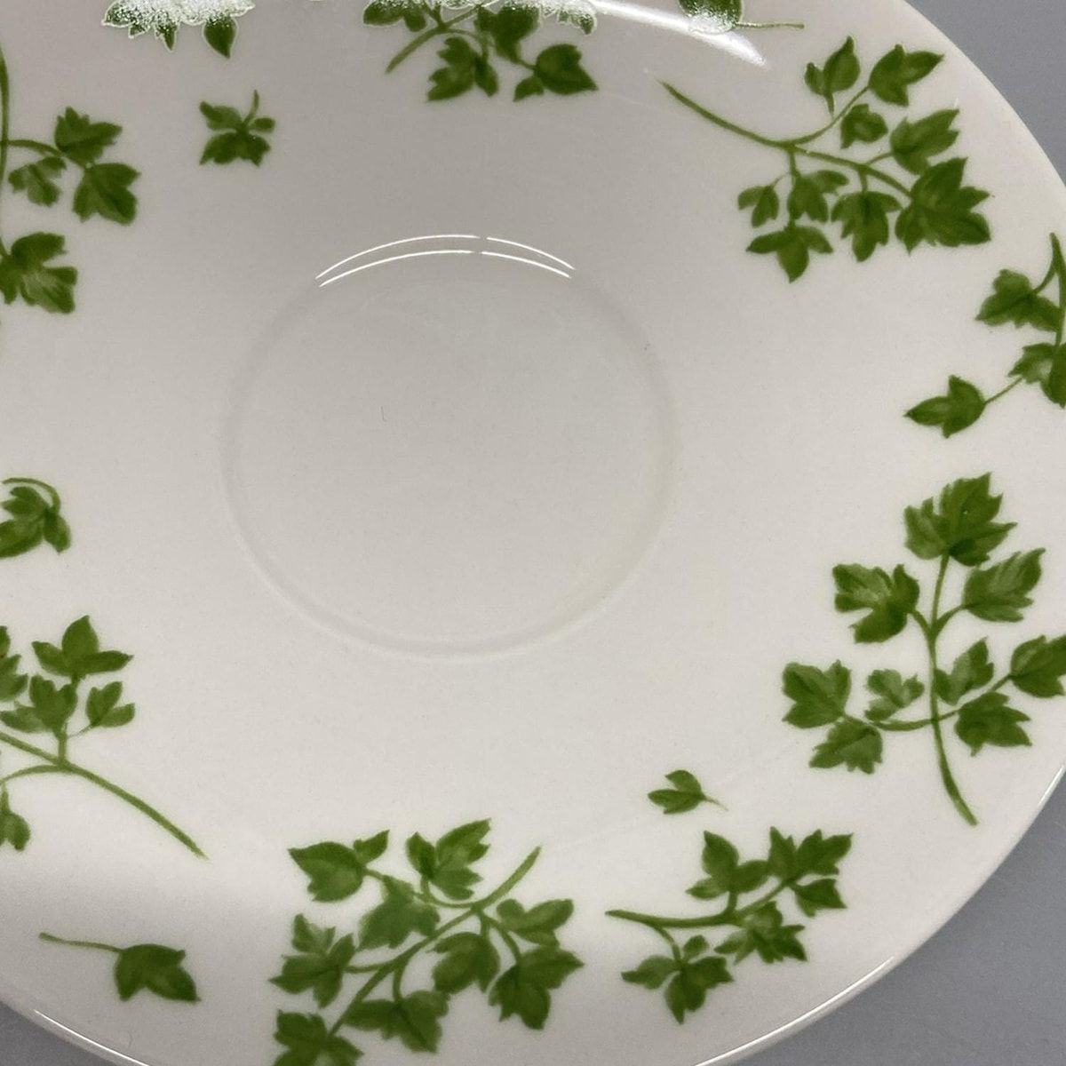 - 白×グリーン×マルチ