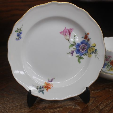 極美品 マイセン Meissen ベーシックフラワー 5つ花 トリオ カップ 
