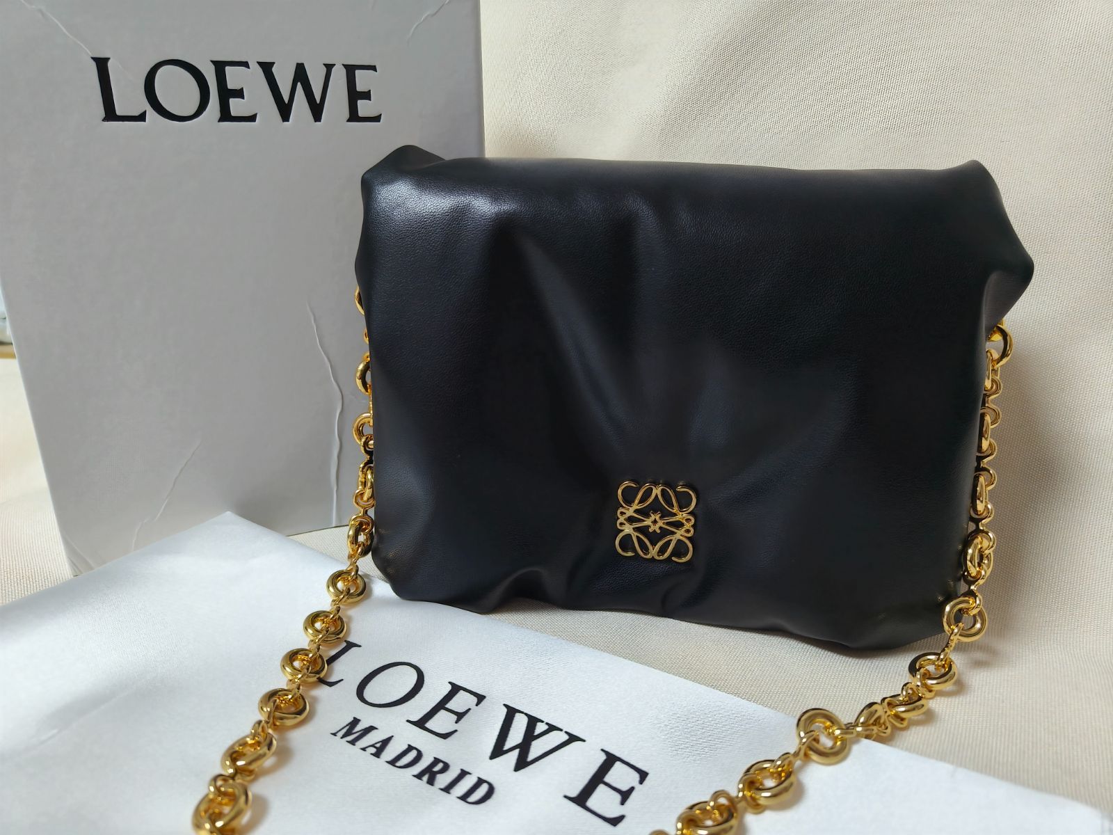 LOEWE ロエベ  ショルダーバッグ ブラック