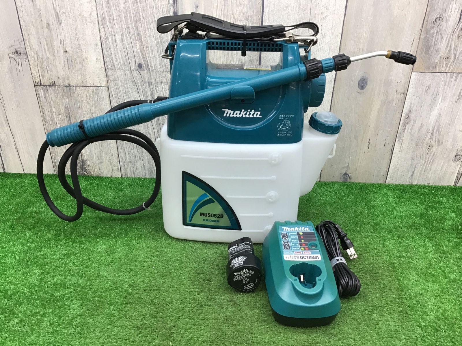 送料無料 B動作品 ●マキタ 10.8V充電式噴霧機 5L MUS052DW バッテリー1個 充電器付●アクトツール富山店●P