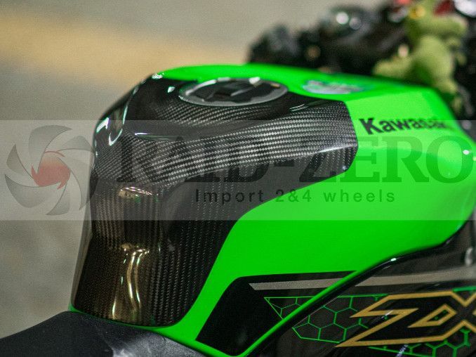 ZX6R タンクカバー HALF 受注製造 - メルカリ