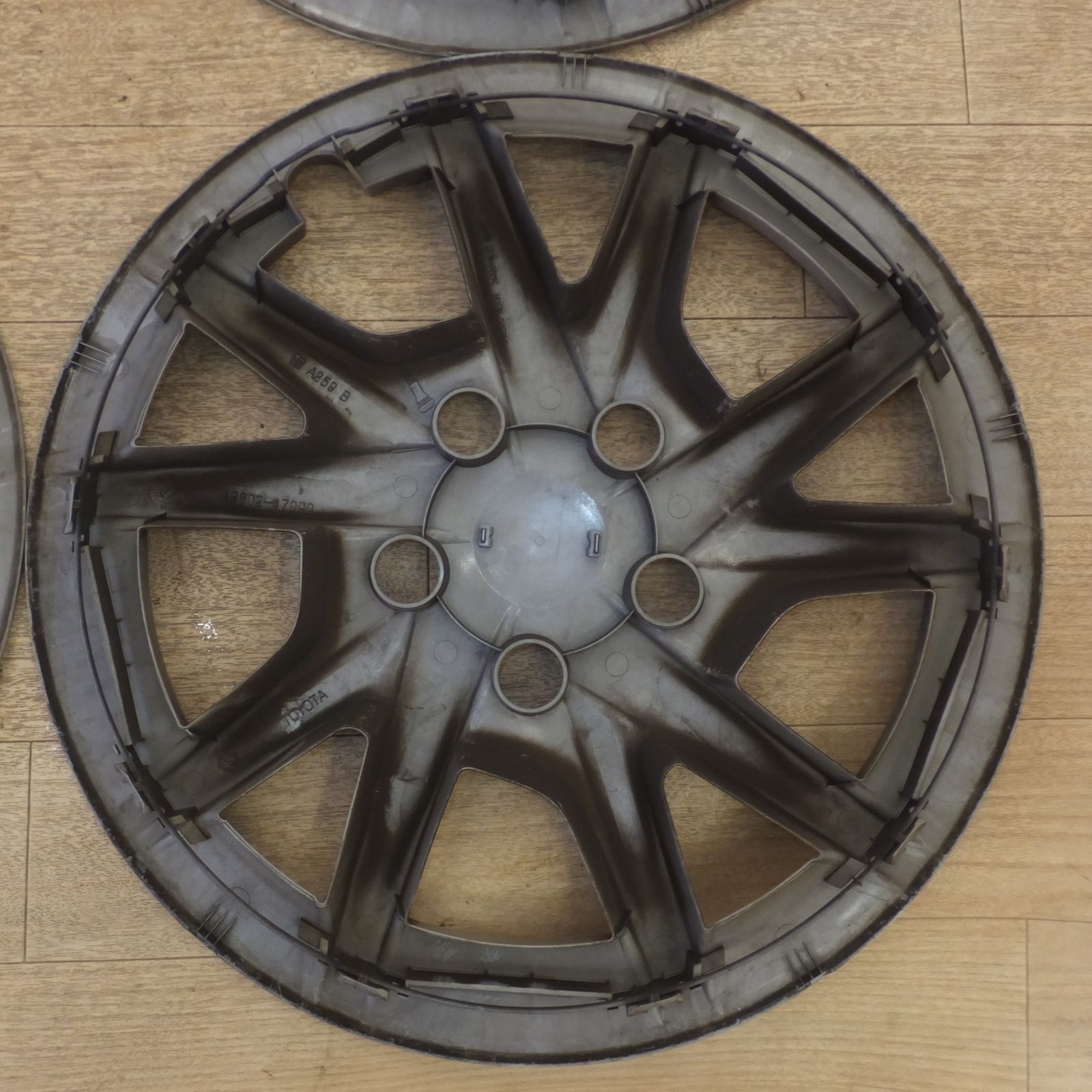 送料無料] ☆トヨタ TOYOTA 純正 プリウスα ホイールキャップ 42602 