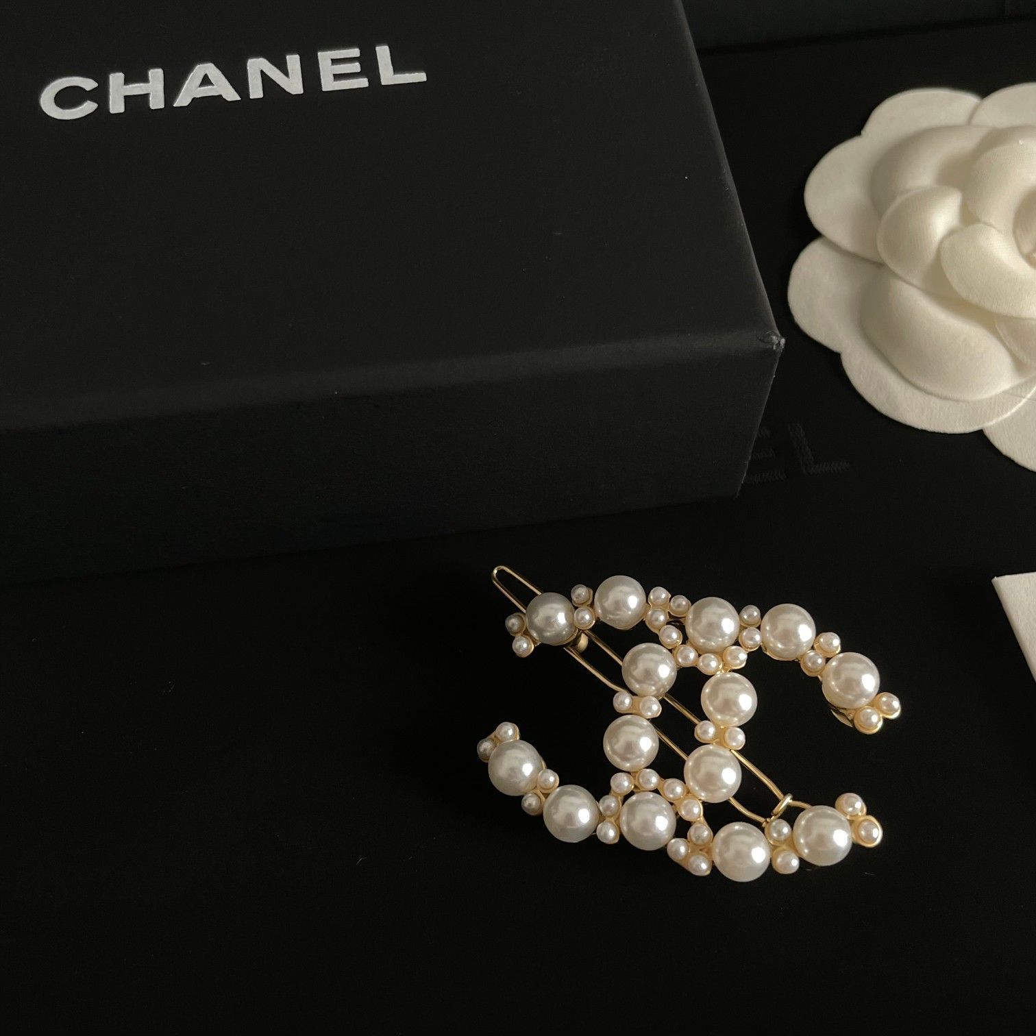 今日特価】Chanel シャネル 新デザイン ヘアピン 入荷? - メルカリ