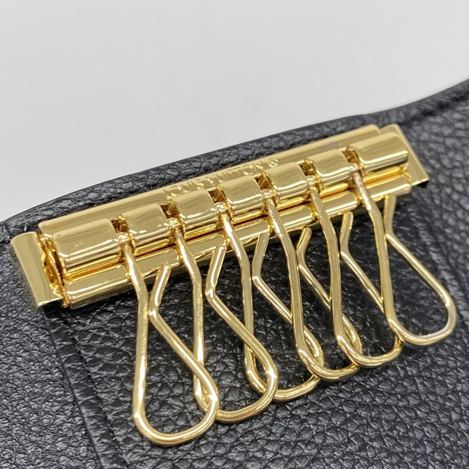 LOUIS VUITTON ハート エピ ラブロック クールロックコイン