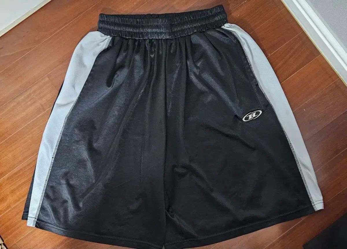 BORN TO WIN グロシー ボクサー ハーフパンツ フリーサイズ