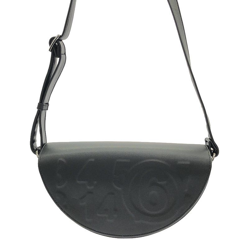 MM6 Maison Margiela / エムエムシックスメゾンマルジェラ | 2020AW | エンボス ロゴ ハーフムーン ショルダーバッグ | ブラック | レディース