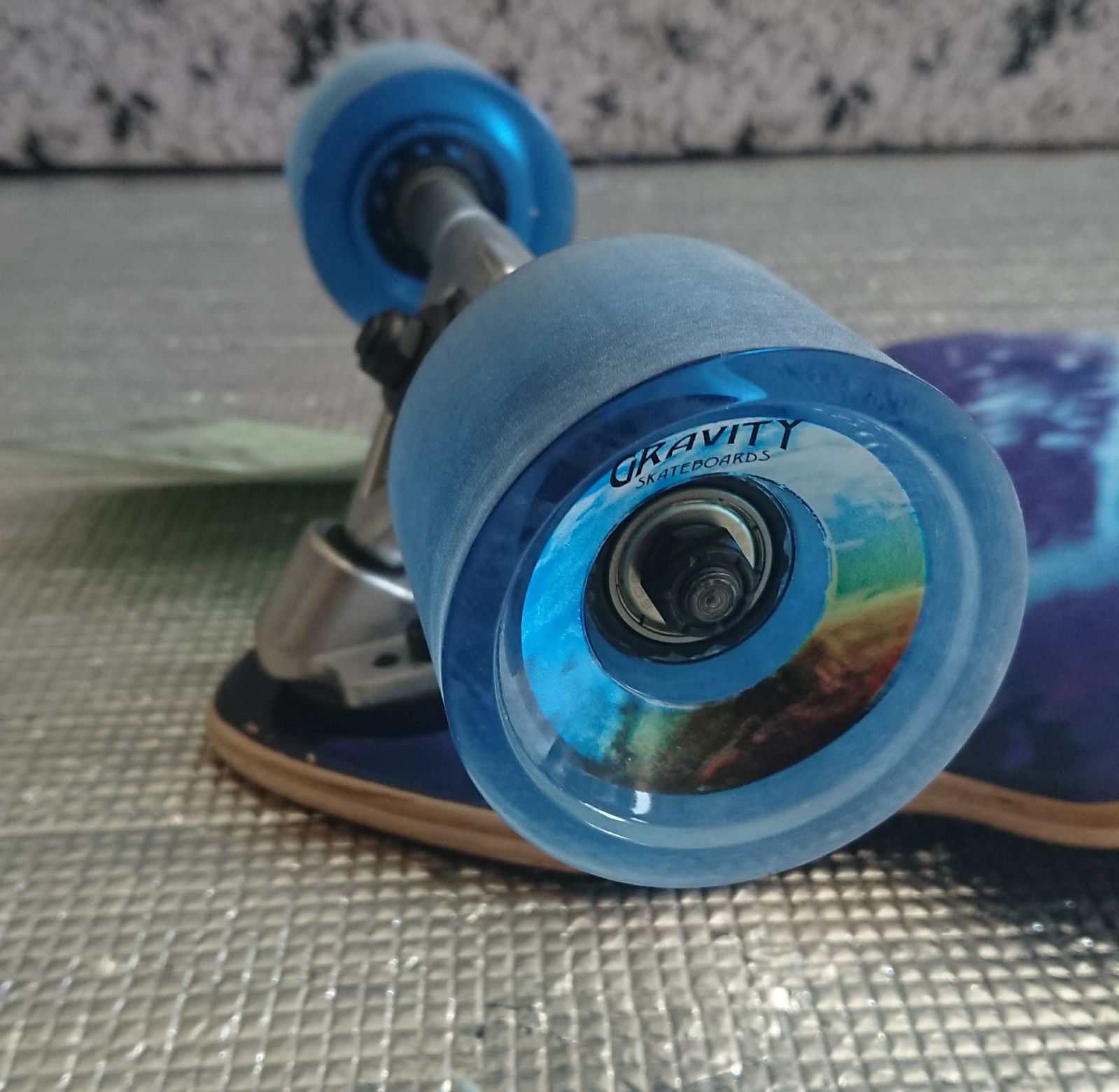 GRAVITY 前後カービングT搭載