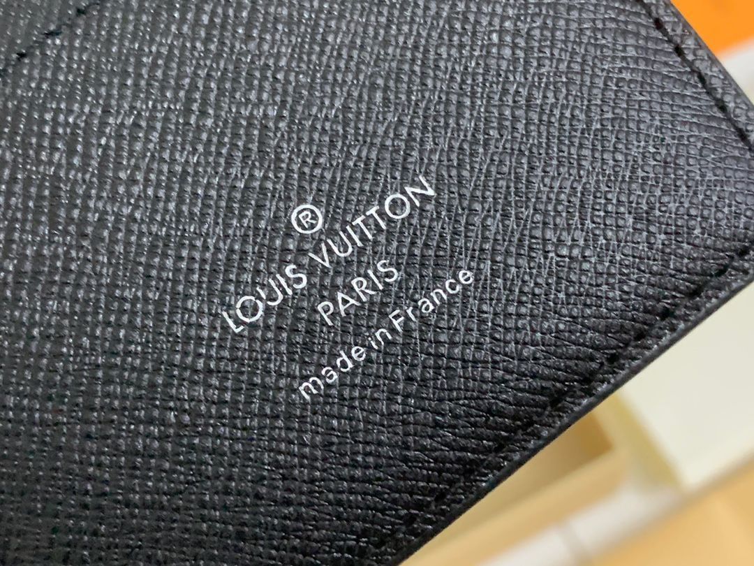 Supreme コラボ 長財布 エピレザー ノワール LOUIS VUITTON Supreme コラボ 長財布 エピレザー ノワール LOUIS VUITTON