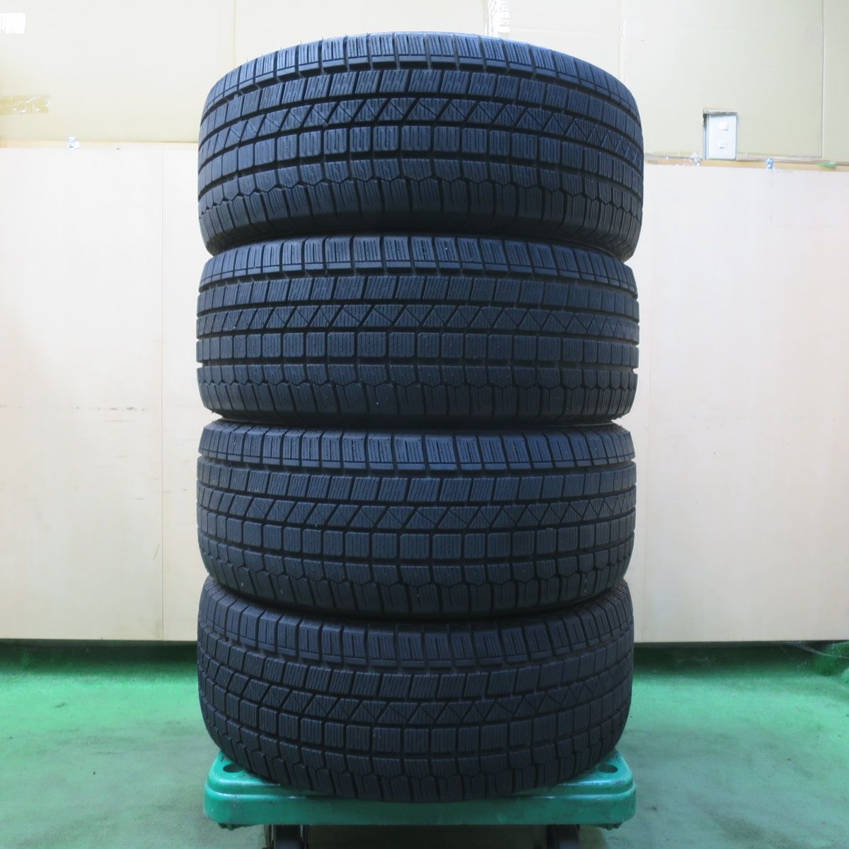 バリ溝 24年 ほぼ10分 スタッドレス 235 50R18 ケンダ KR36 アイステック ネオ タイヤ 18インチ アルファード ヴェルファイア 等 5092404イスタ