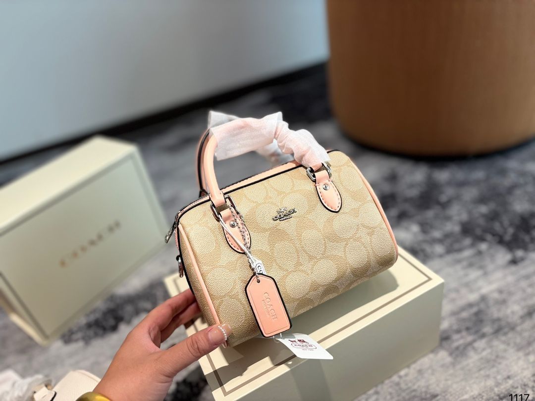 シャネルmini ハンドバッグ