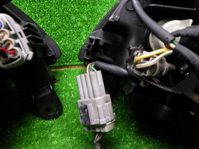 前期 HID Y51 フーガ/右ヘッドライト バラスト付 日産 Y51 フーガ