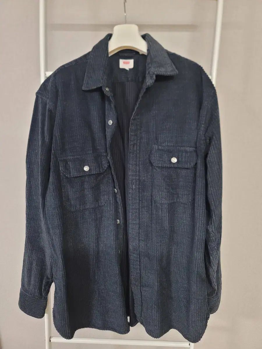 LEVI'S(リーバイス) コーデュロイ オーバ シャツ 黒 カラー M サイズ