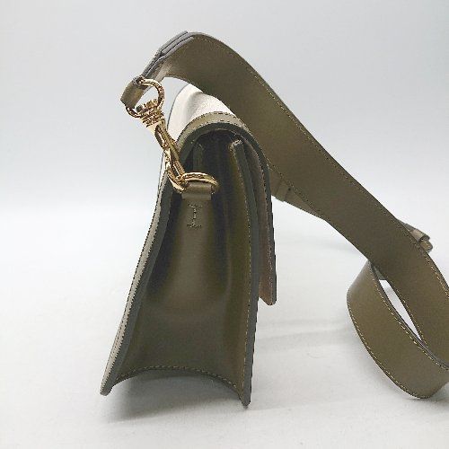 ◇ ◎ IACUCCI イアクッチ 綺麗め 大人な雰囲気 レザー素材