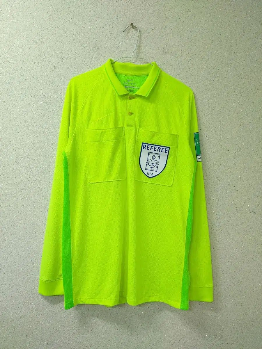 【雷市場（ポンジャン）商品韓国直送】 {1万ウォンヴィンテージ} ( M ） Nike(ナイキ） カラー Tシャツ