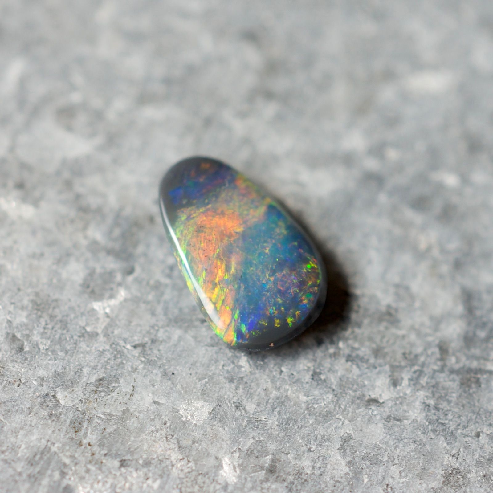 オーストラリア ライトニングリッジ産 ブラックオパール 天然オパール