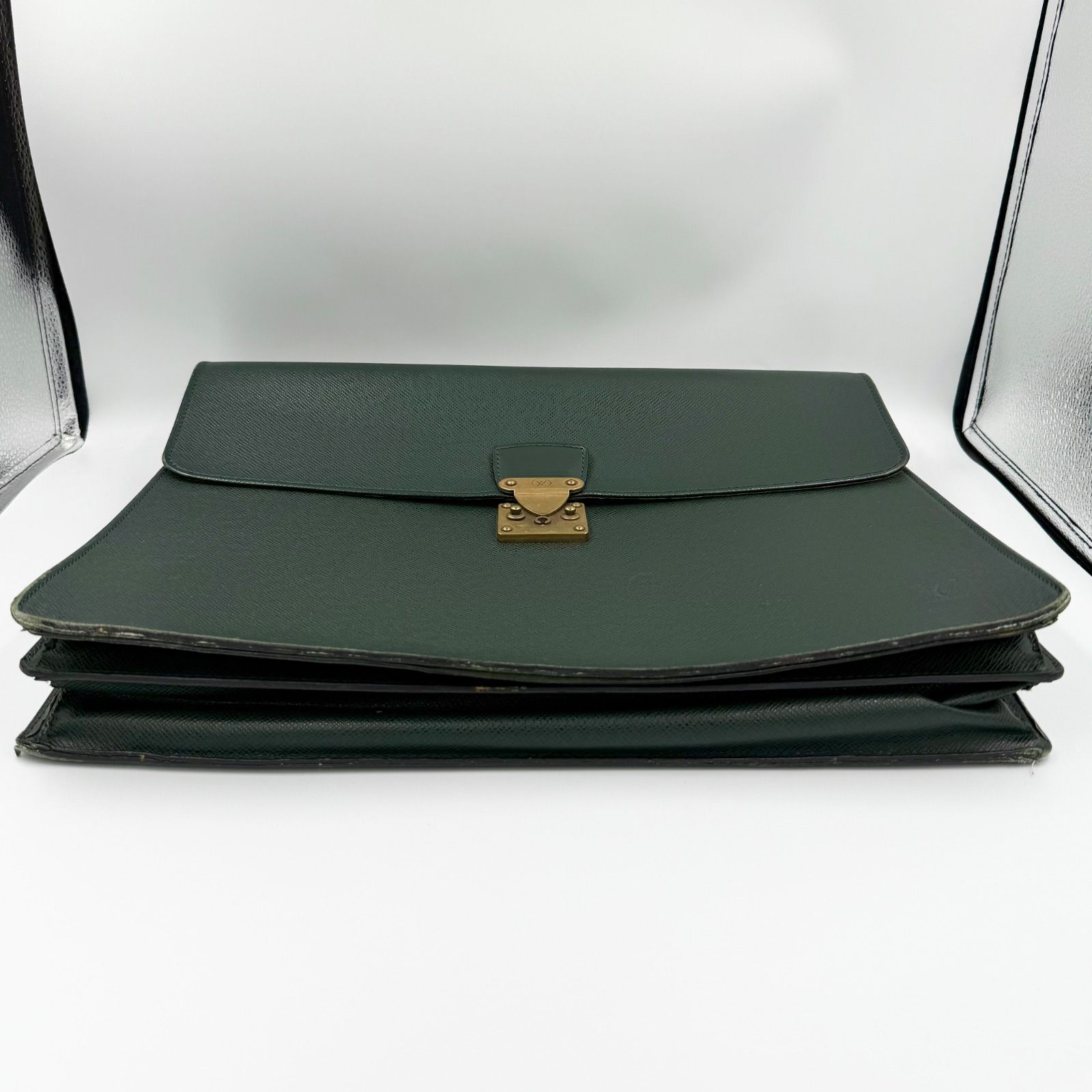 LOUIS VUITTON　タイガ　モスコバ　ビジネスバッグ　ブリーフケース ルイ・ヴィトン ブリーフケース ビジネスバッグ セルヴィエット