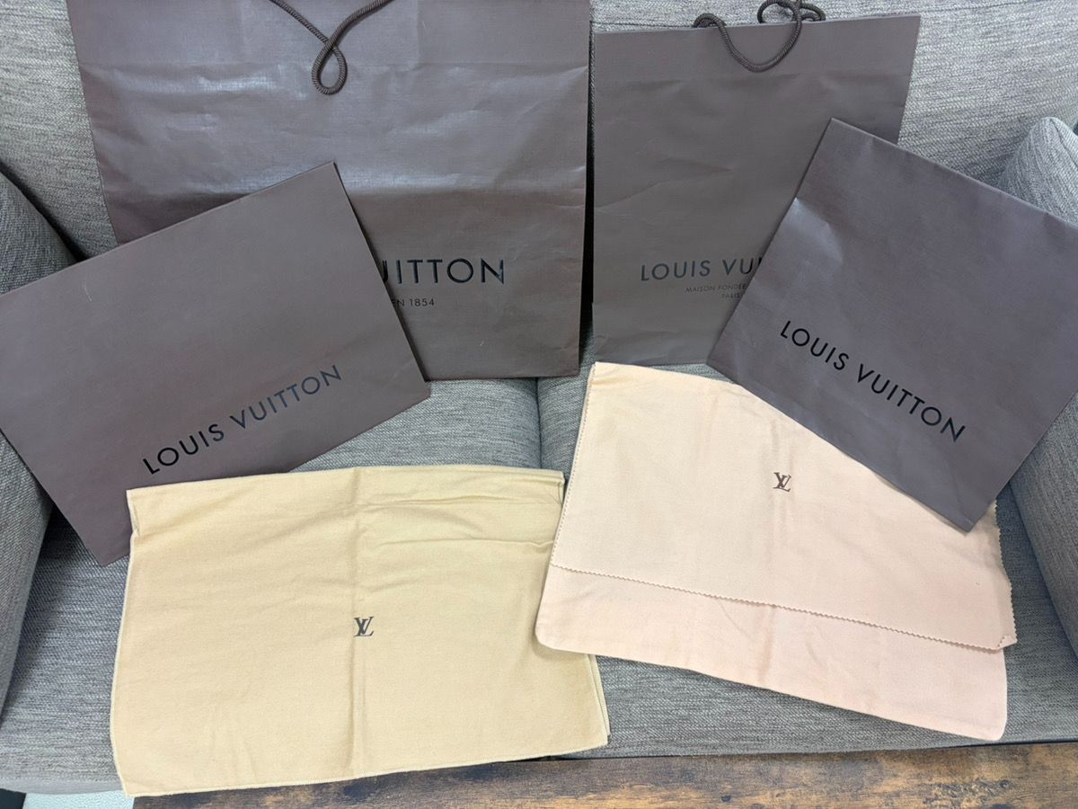正規品　ルイヴィトン保存袋まとめて25枚セット LOUIS VUITTON 布袋 保存袋 セット まとめ売り49枚 LOUIS VUITTON 布袋