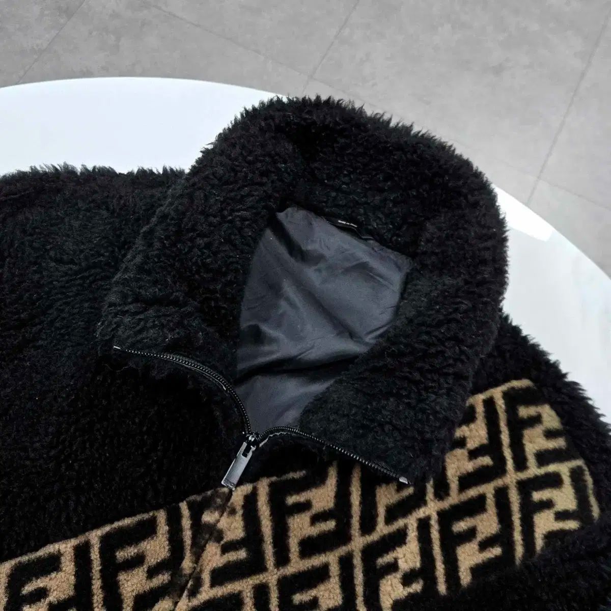 FENDI(フェンディ) FF ロゴ モノグラム Shearling フリース