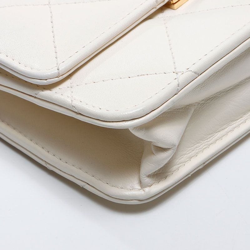 CHANEL シャネル ショルダーバッグ 19番台 2014年 ココマーク CHANEL シャネル ショルダーバッグ 19番台 2014年 ココマーク