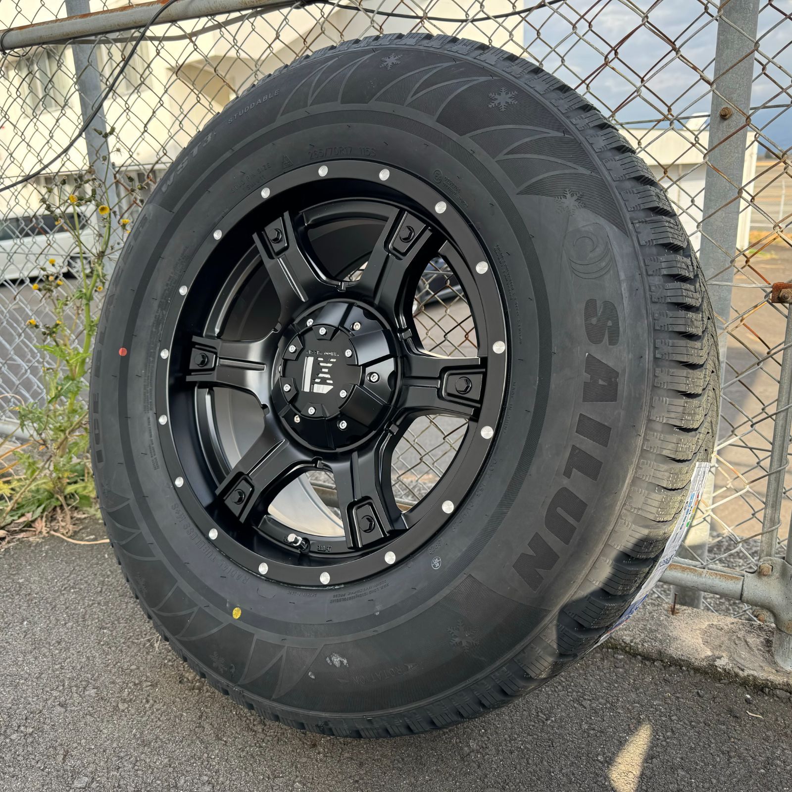 スタッドレス タイヤ ホイールセット Jeep ラングラー （JK・JL）17 