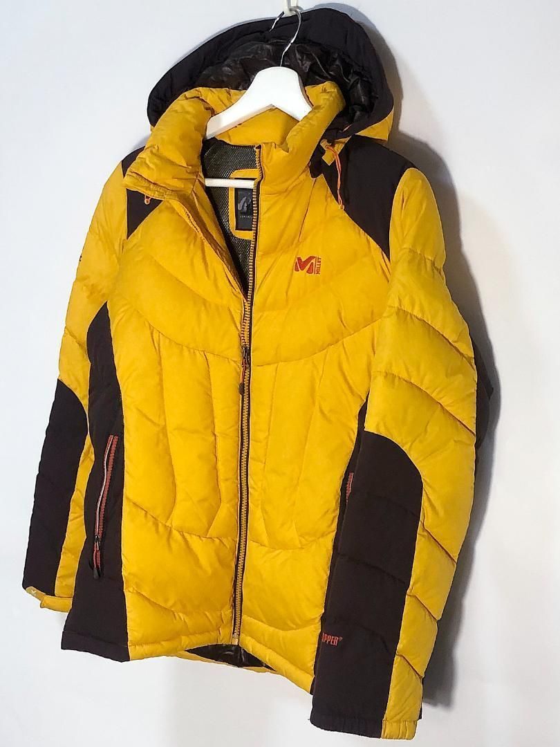 バルトロデザイン ダウンジャケット