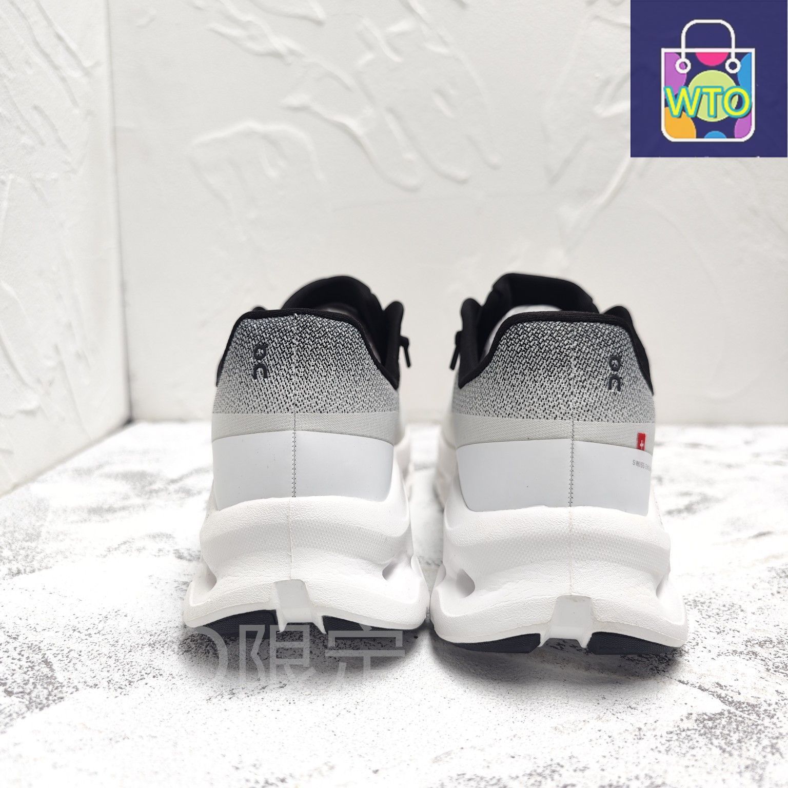 ON Cloudtilt（クラウドティルト）ホワイト スニーカー 男女兼用