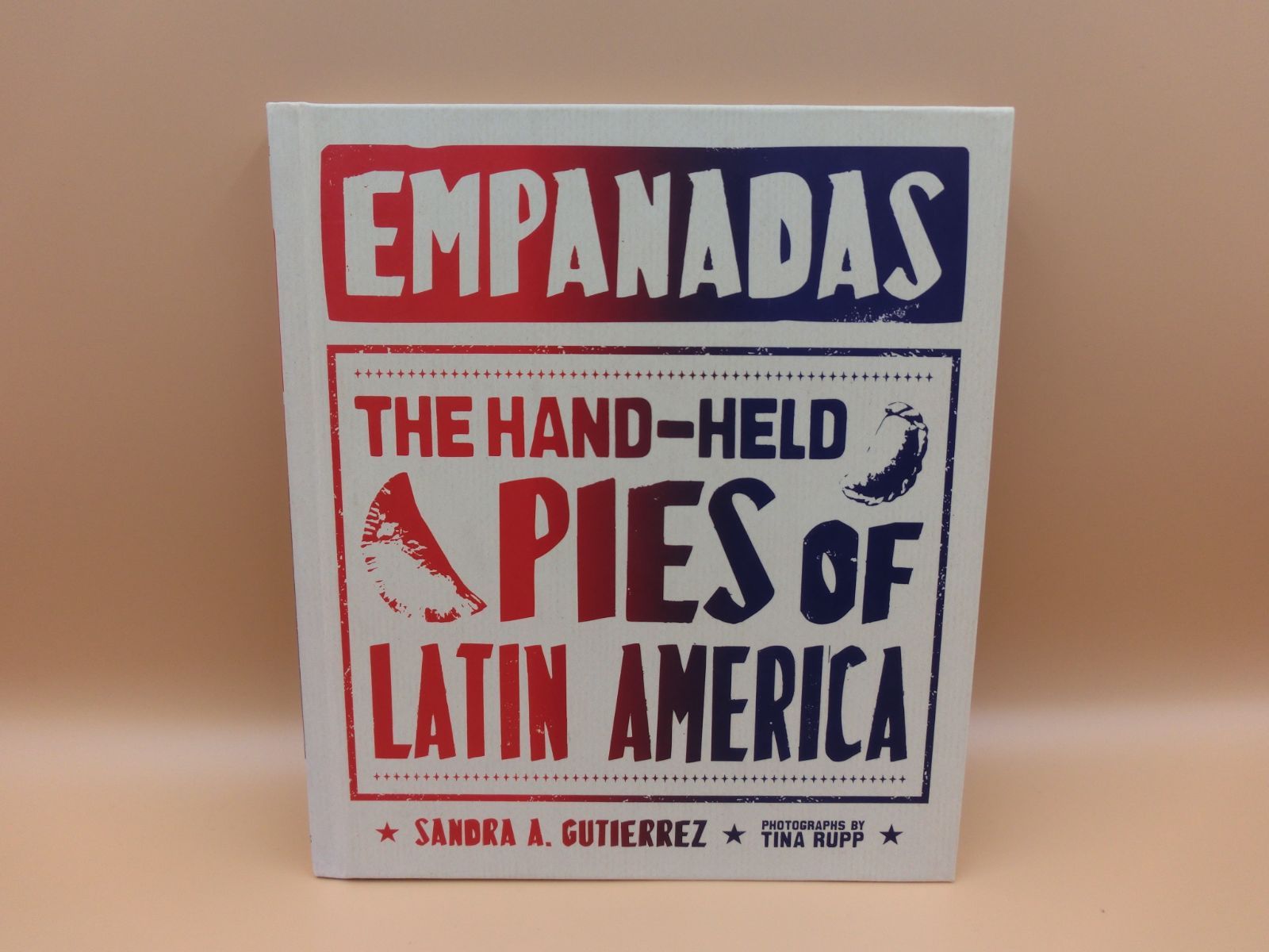 TAKA25-63 ◎Empanadas サンドラ A グティエレス著 洋書