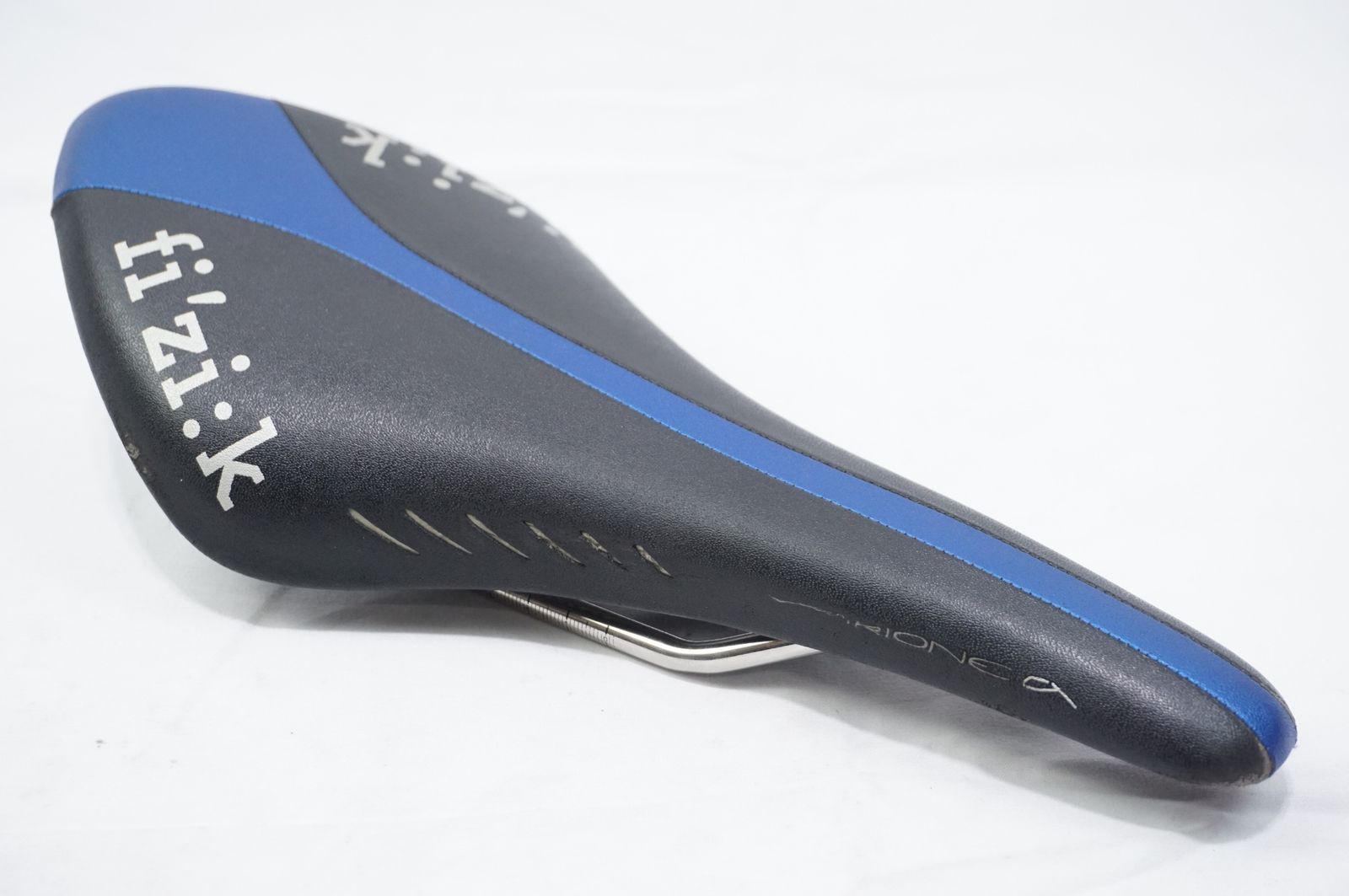 FIZIK 「フィジーク」 ARIONE CX KIUM サドル / バイチャリ中目黒店