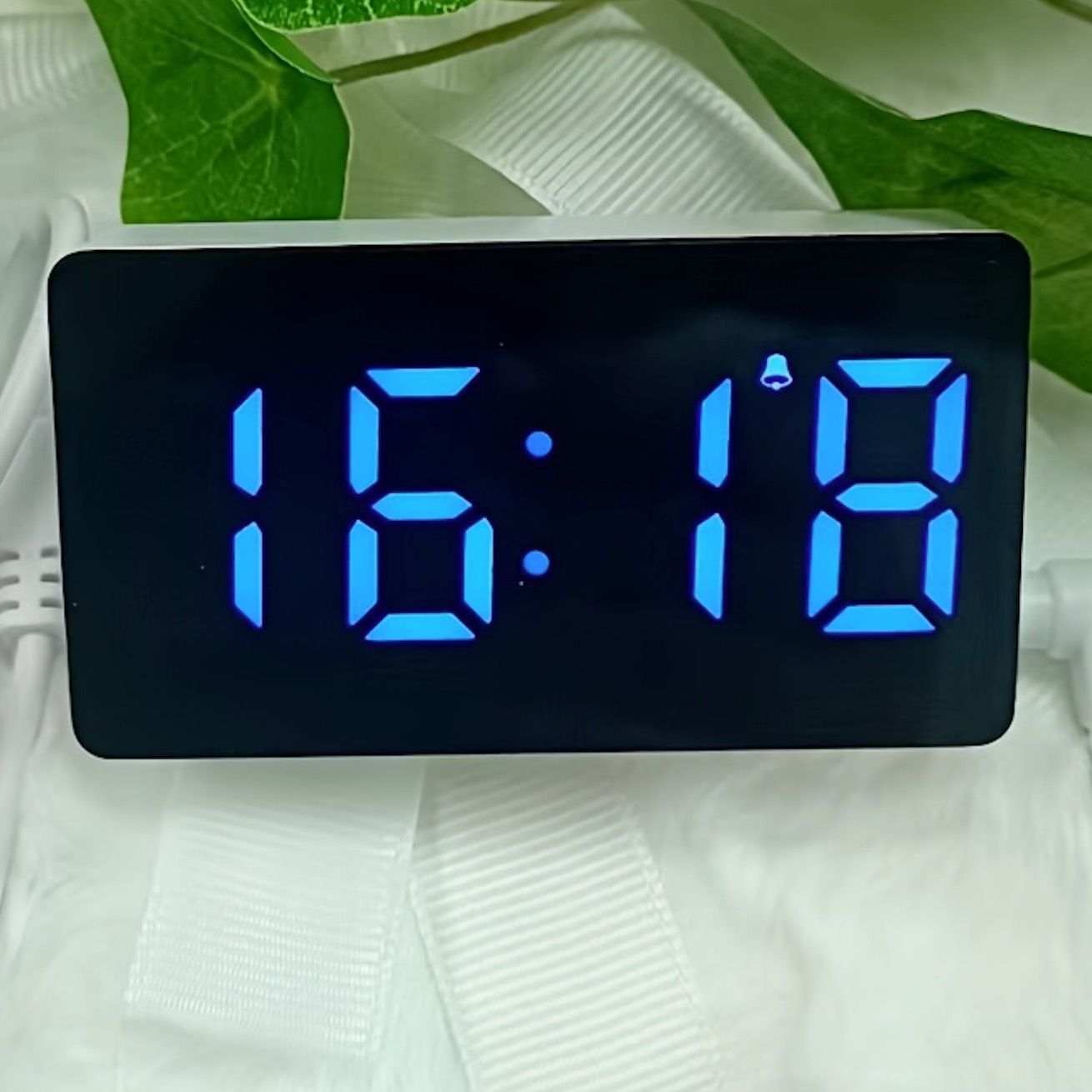 デジタル時計 置き時計 小型 ミニ 目覚まし時計 ブルー 青 7cm 大画面 おしゃれ 見やすい 大文字 気温 カレンダー 曜日 アラーム t5218