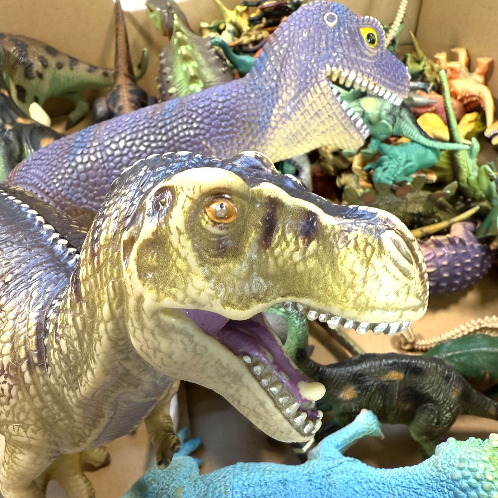 恐竜フィギュアセット 50体以上！ - メルカリ