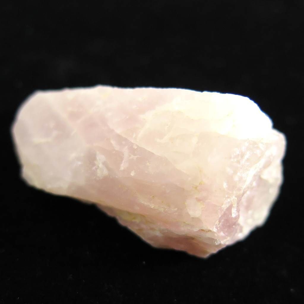 福島県 桜石山産 ローズクォーツ 紅水晶 原石 23.5g 【榎本通商 87114