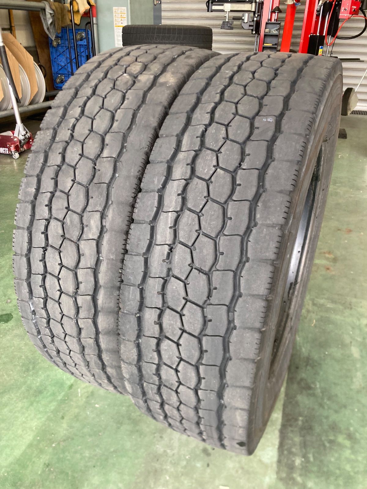 2023年製　245/70R19.5   ブリヂストン　ミックスタイヤ　4〜5分山　２本セット