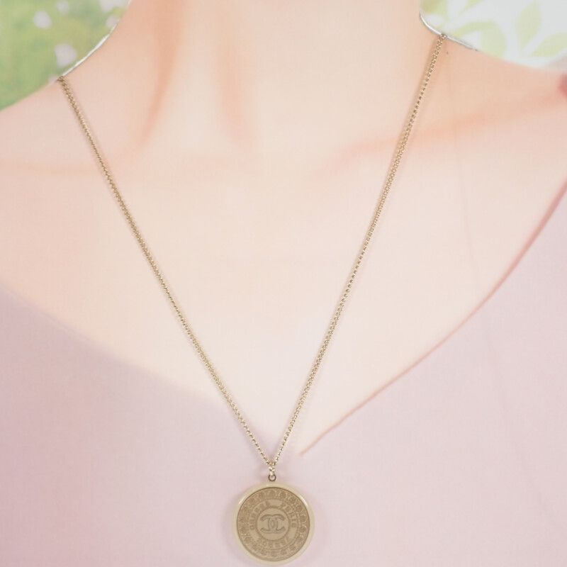 CHANEL CCコインペンダント
