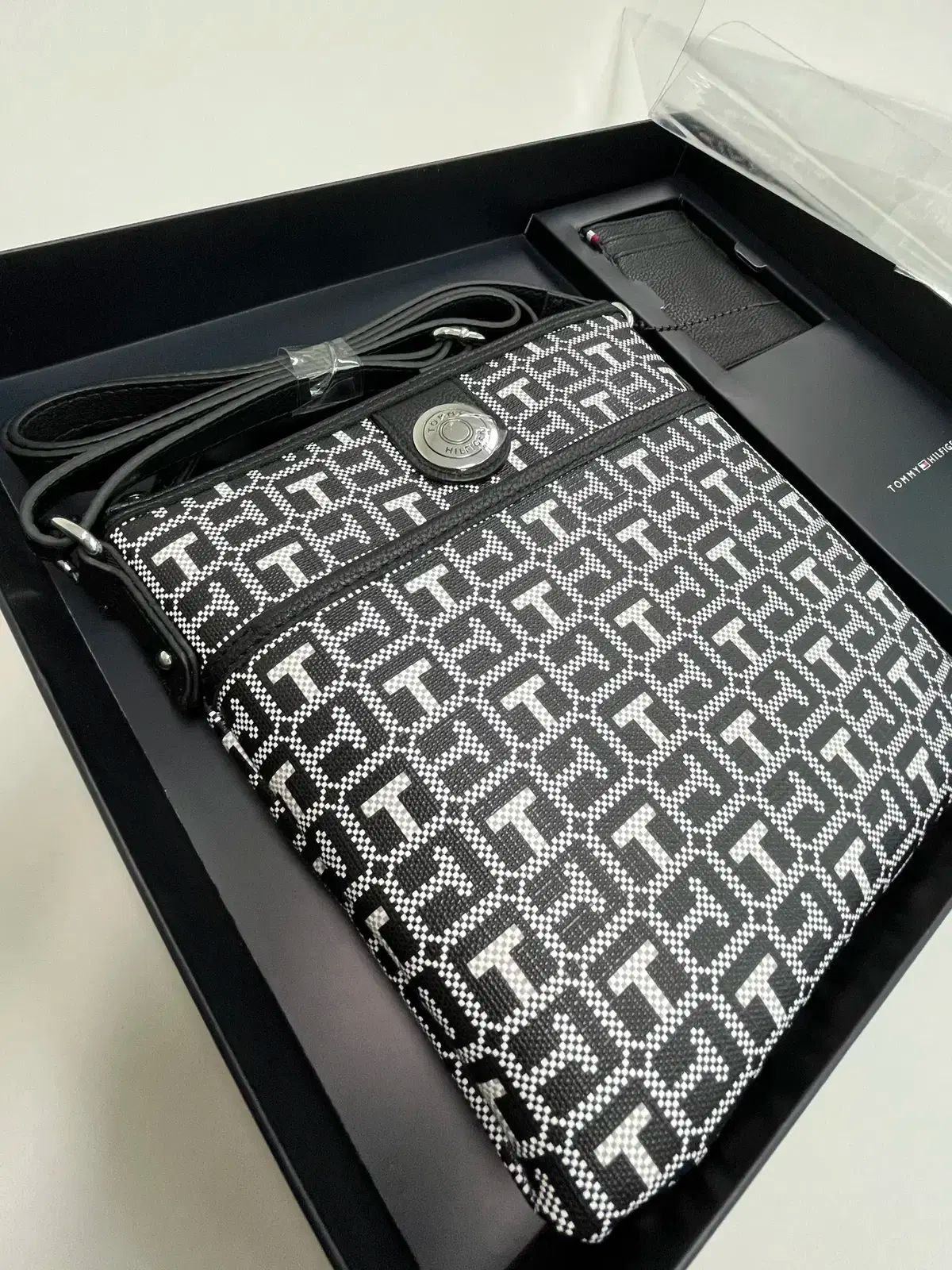 正規品|フルセット Tommy Hilfiger トミーヒルフィガー クロスバック カードウォレット セット