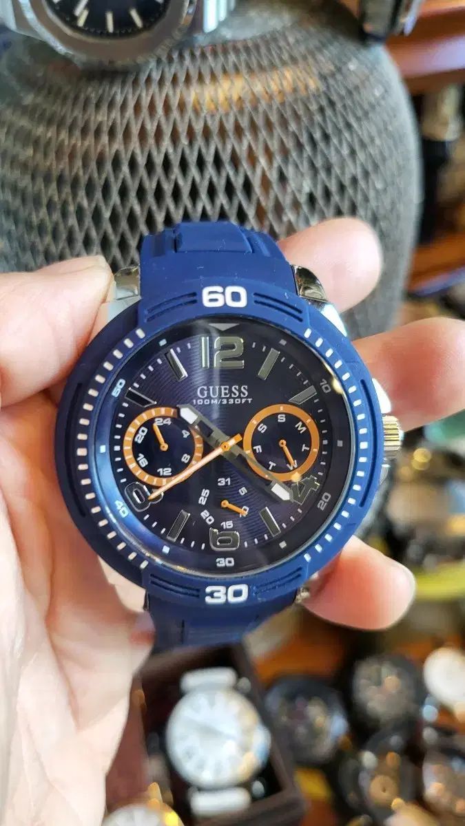 GUESS ゲス ネイビー シリコーン 男性 時計