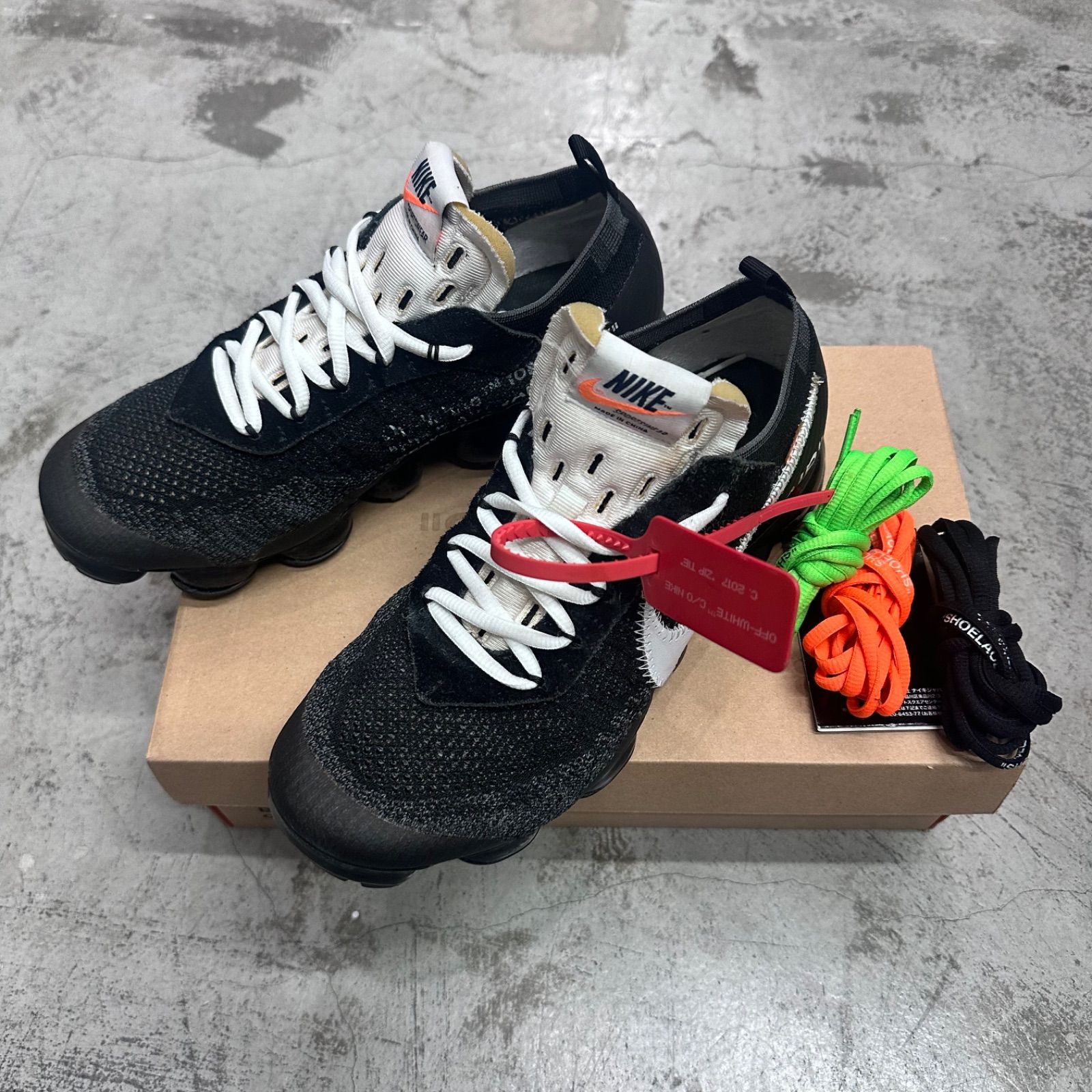 ナイキ　オフホワイト　エアヴェイパーマックス　ザテン Off-White × Nike Air Vapormax 
