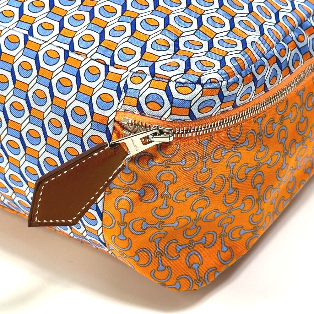 HERMES エルメス クッション トラベルポーチ ウース ドゥ ヴォヤージュ MM シルク - メルカリ