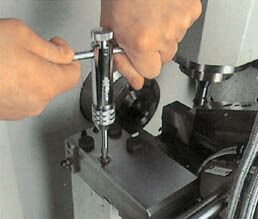 シュローダー 4.003.4 ラチェット式タップホルダーM13-20