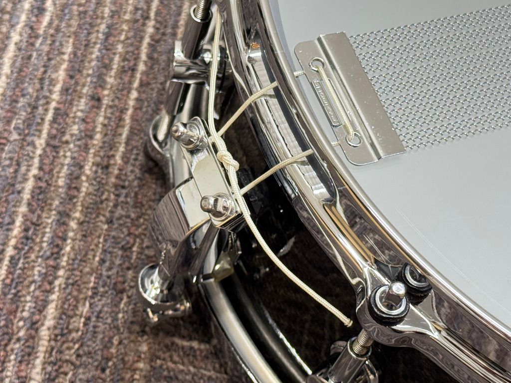 カーボンファイバースネアドラム 14x5.5