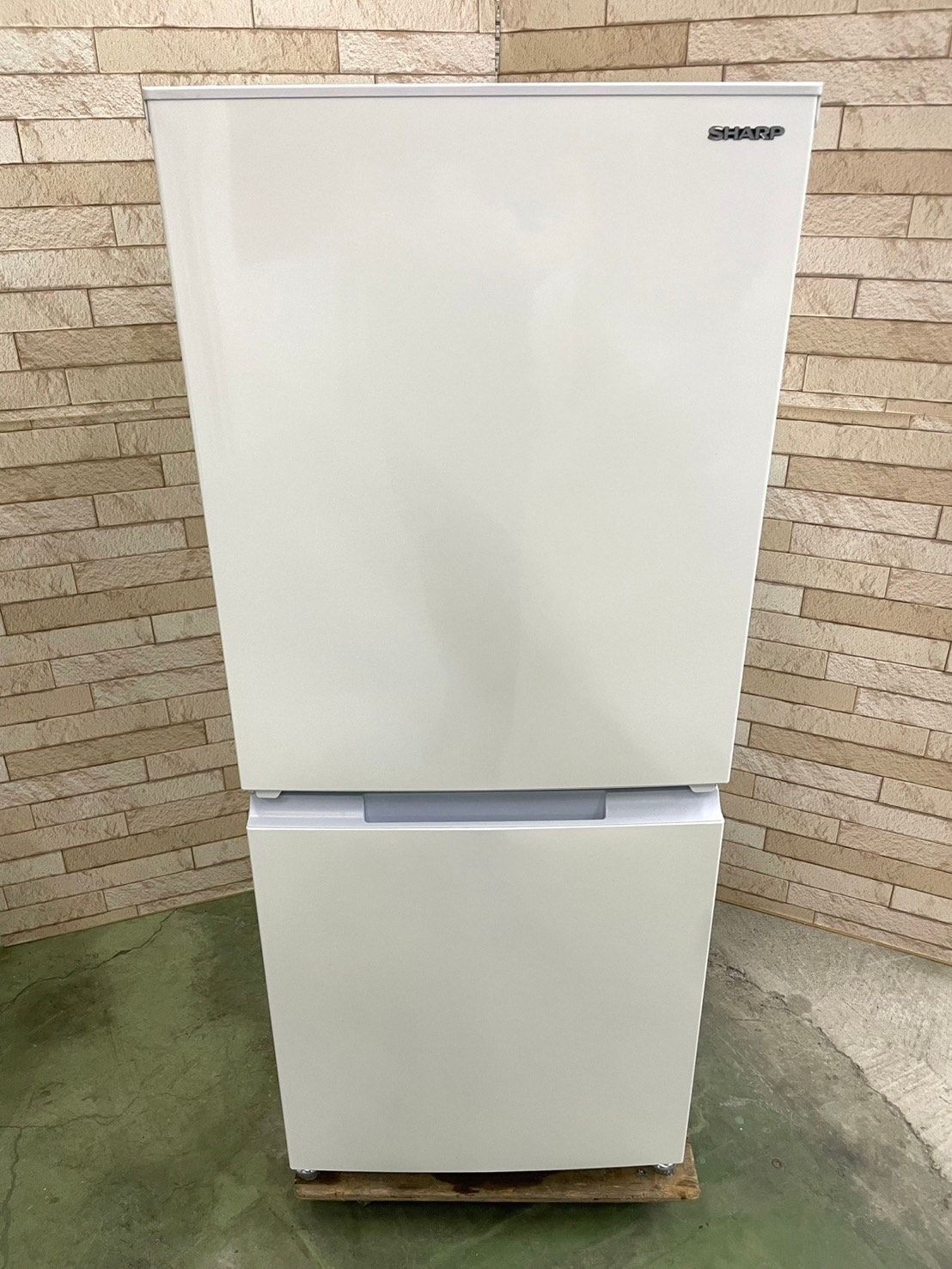 大阪送料無料☆3か月保障付き☆冷蔵庫☆2022年☆シャープ☆2ドア☆SJ  
