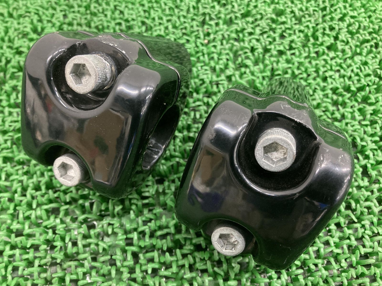 FLSTFBS1800 ハンドルポスト 左右 ハーレー 純正 バイク 部品 ソフテイル ファットボーイS 1.25インチ クランプ 曲がり無し