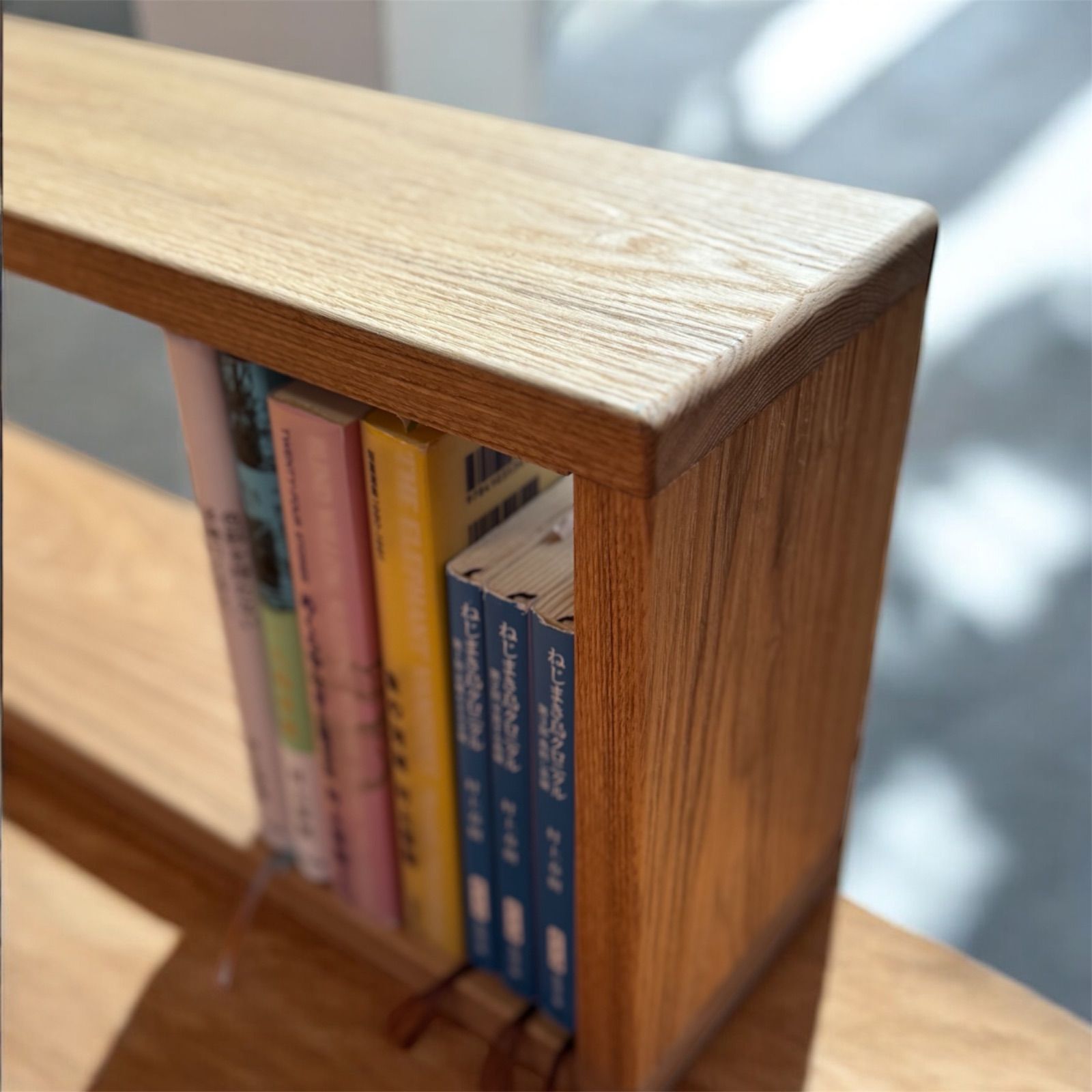 天然タモ材を使った棚 シェルフ 無垢材 木製 一枚板 おまけ積木付き