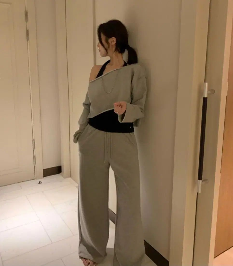 ポスター ベラ トレーニングパンツ