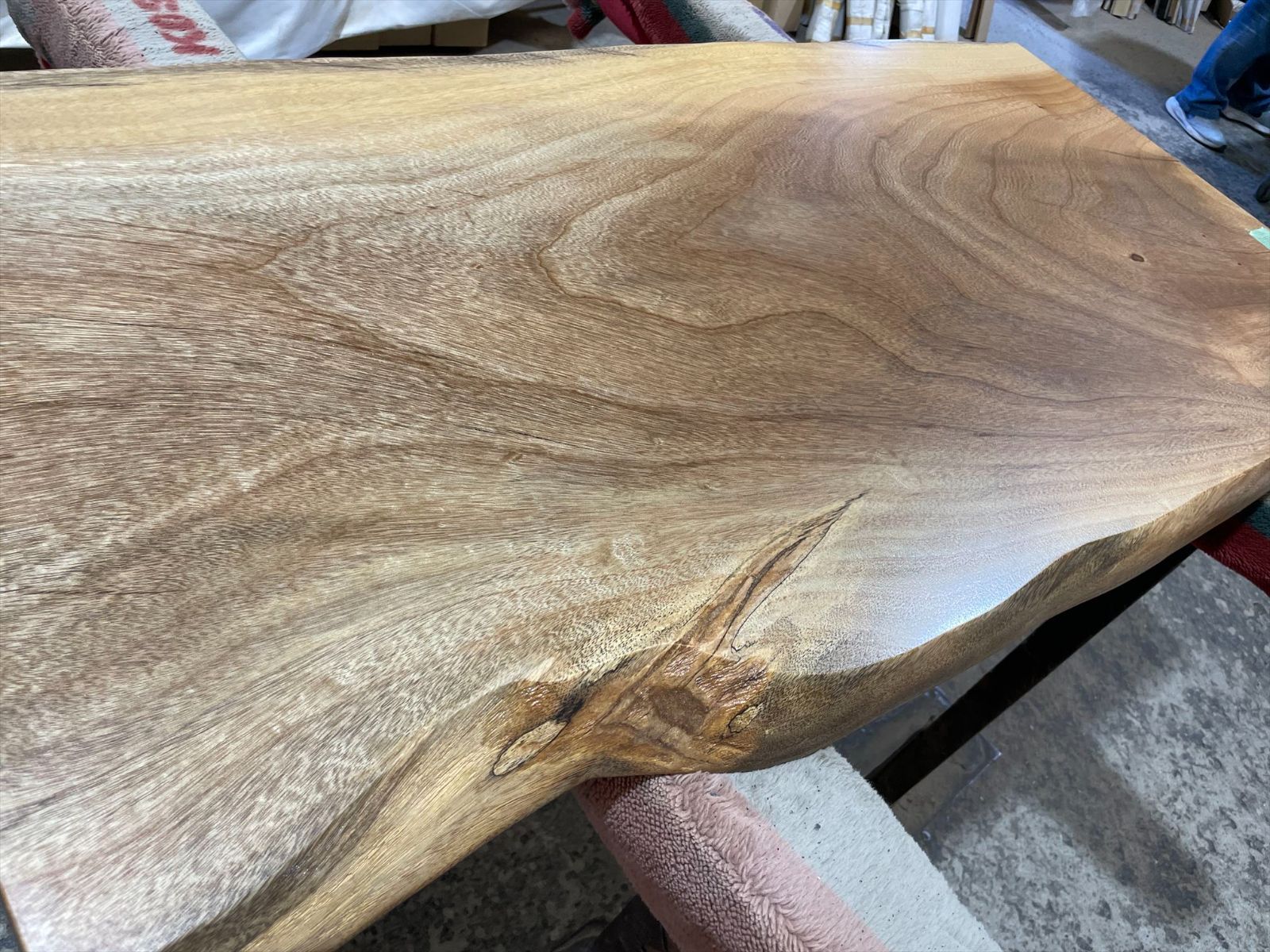 クス9116 楠 一枚板無垢材 1230x570‐490x45mm ダイニング