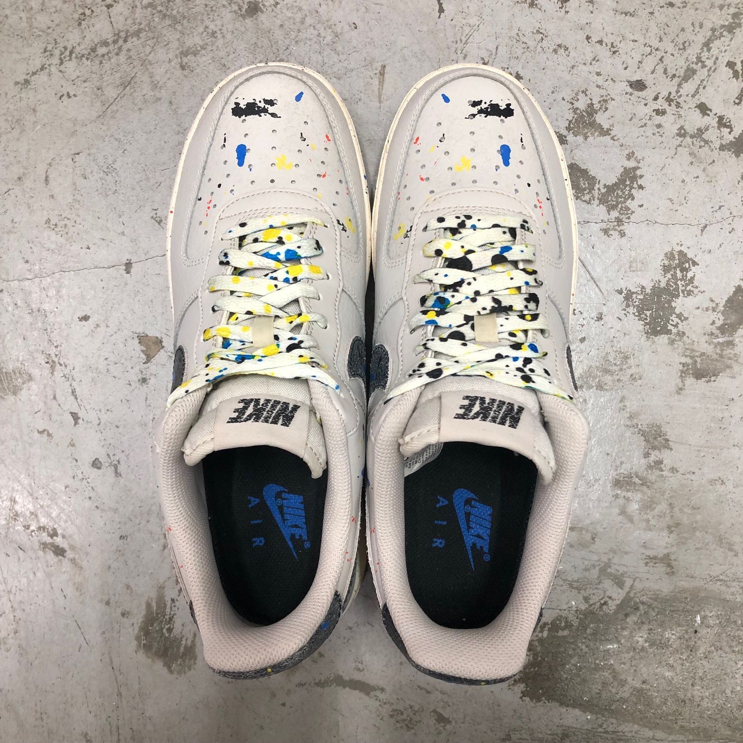 NIKE AIR FORCE 1 07 LV8 PAINT SPLATTER light bone エア