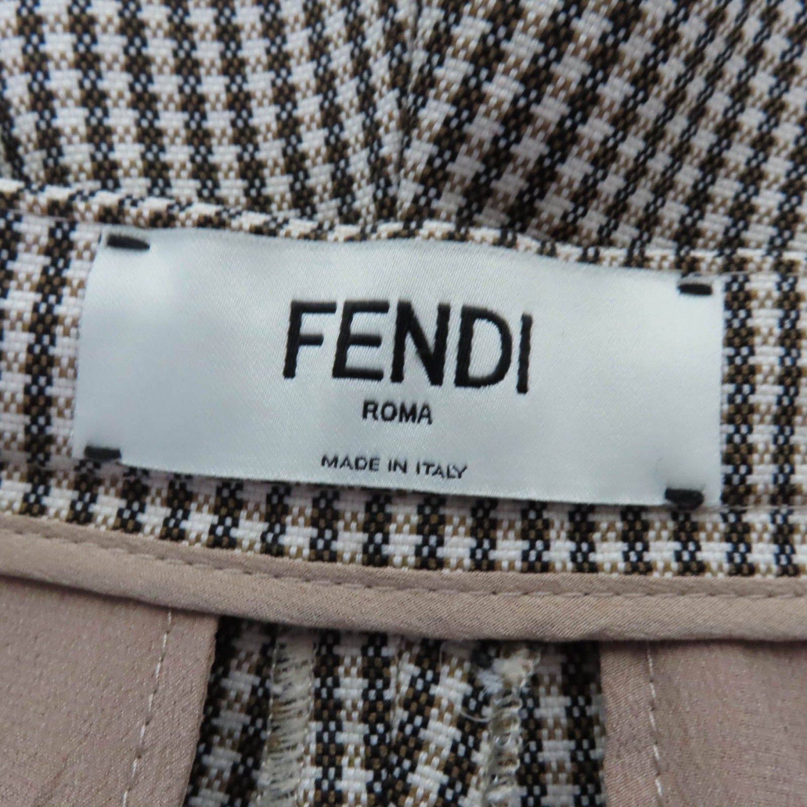 極美品☆FENDI フェンディ 2022年製 FR6410 ウール FFロゴ入り